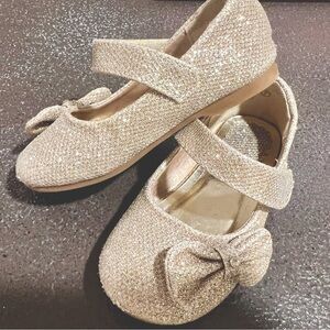 Toddler Size 7 Girl Gold Sparkle Party Shoes